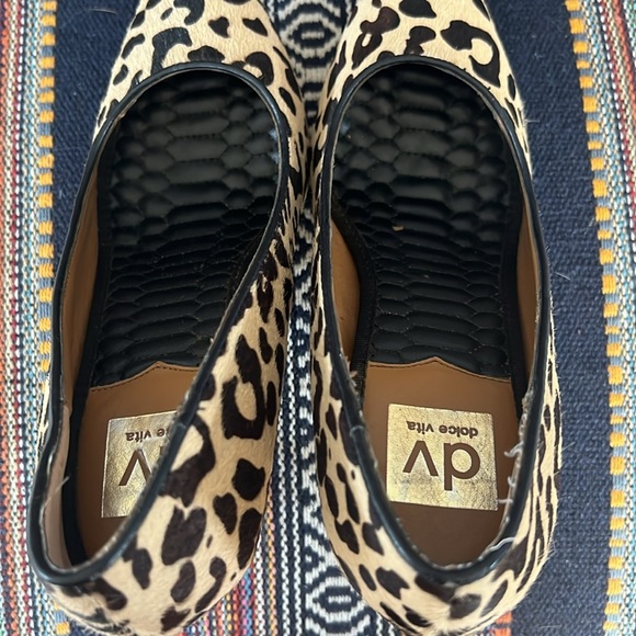 DV Dolce Vita Calf Hair Leopard Pumps 8 EUC - Picture 8 of 8